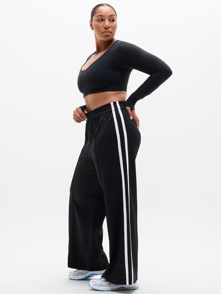 Transcend Scoop Crop Top