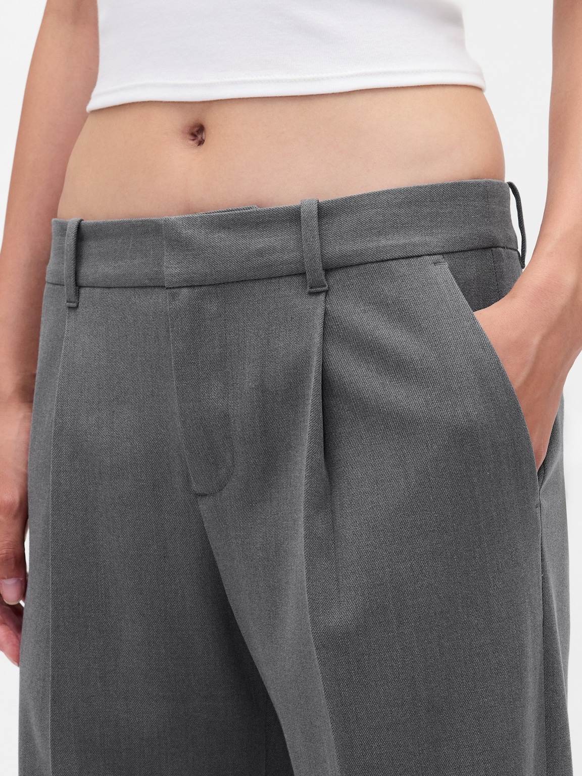 365 Low Rise Brushed Twill Pleated Trousers