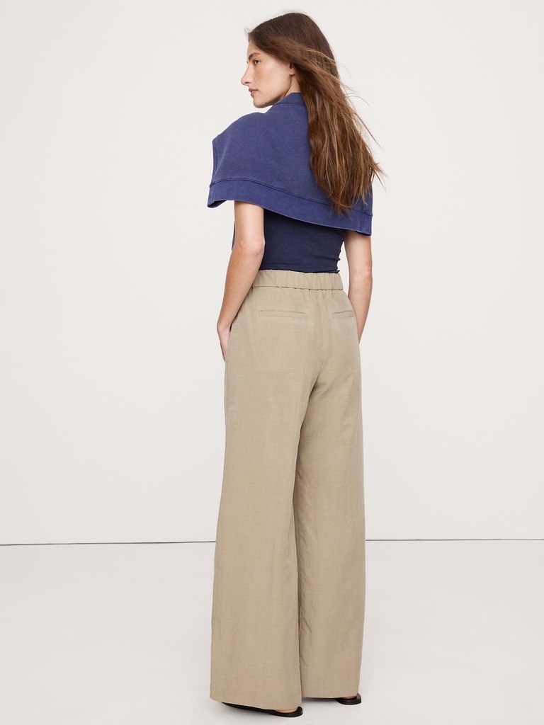 Mid-Rise Wide-Leg Drapey Pull-On Pant