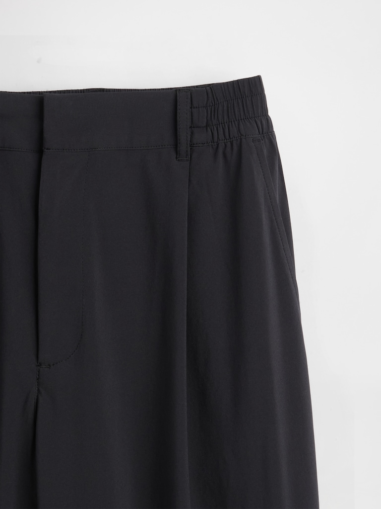 GapFit High Rise Runaround Relaxed Trouser