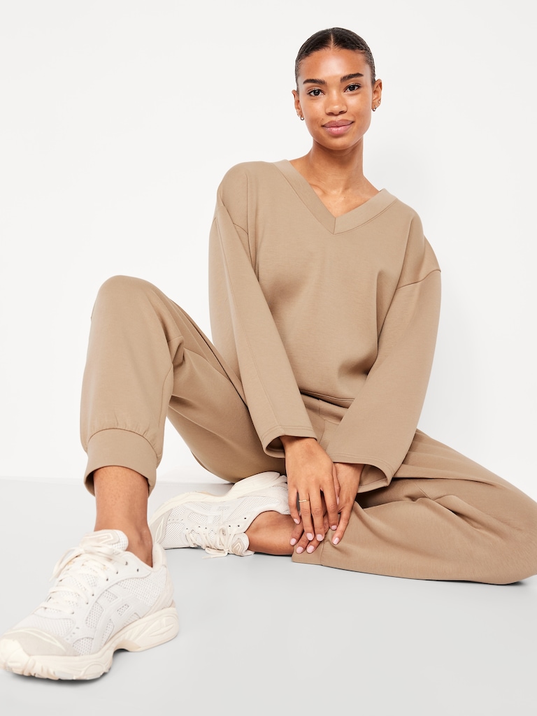 Bounce Fleece V-Neck Cocoon Sweatshirt