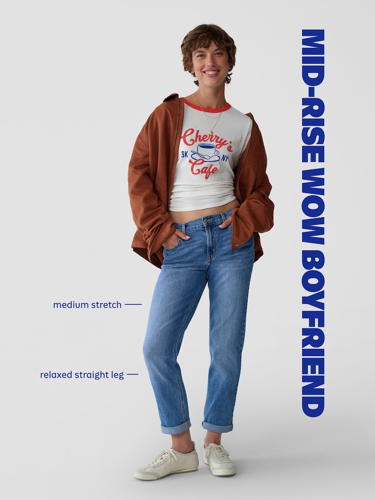 Mid-Rise Wow Boyfriend Straight Jeans