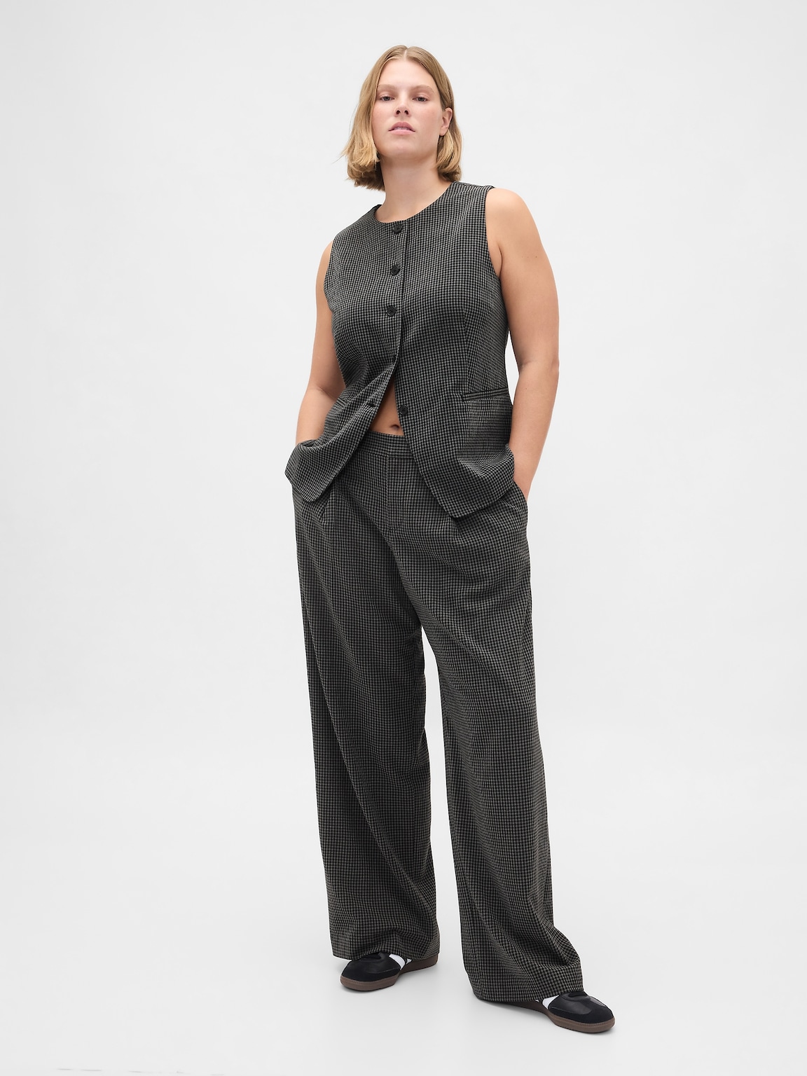 365 Low Rise Brushed Twill Pleated Trousers