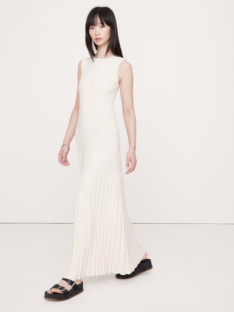 Sculpted Ribbed Backless Maxi Dress