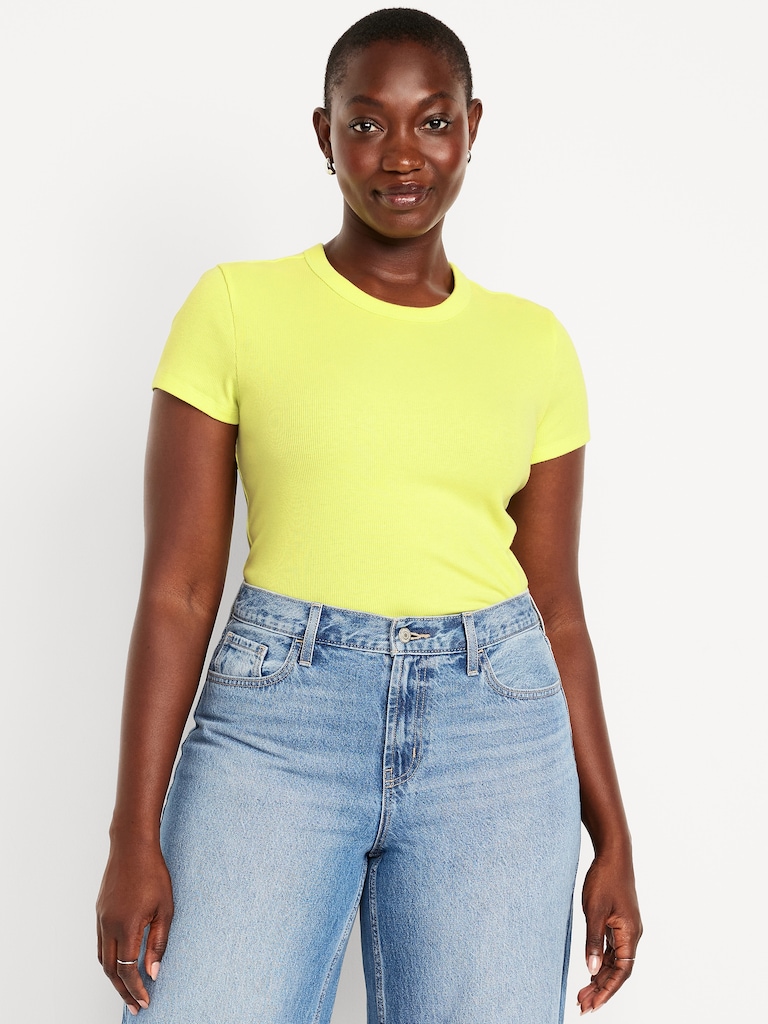 T-shirt court moulant