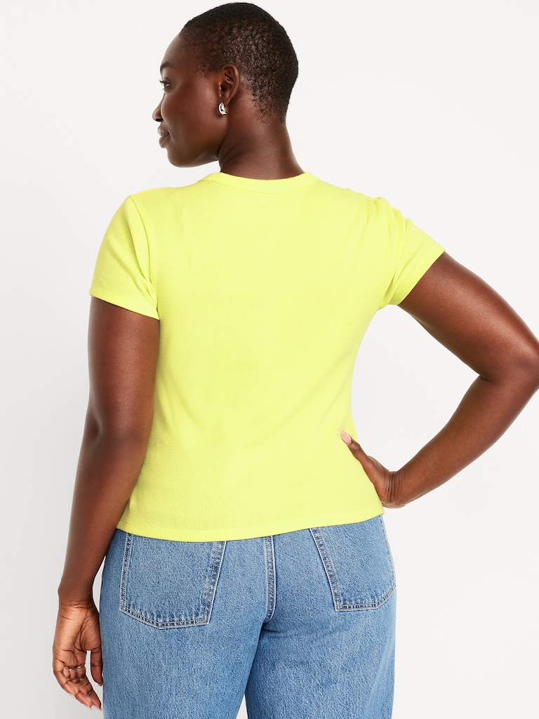 T-shirt court moulant