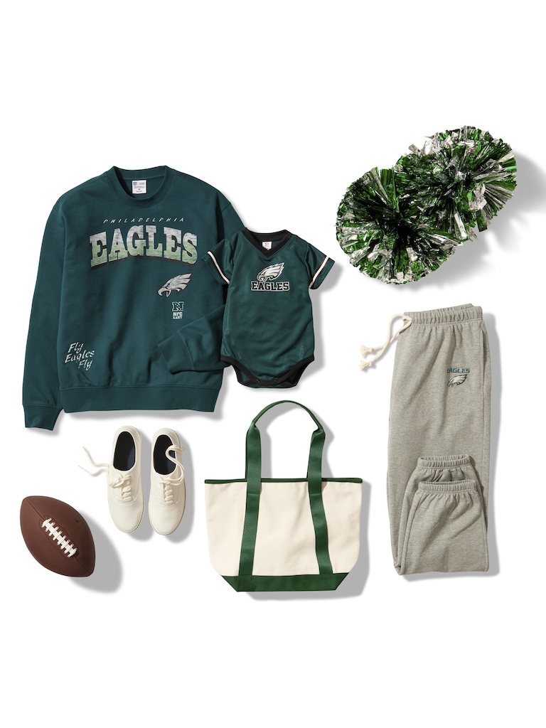 Philadelphia Eagles Half-Zip Sweatshirt
