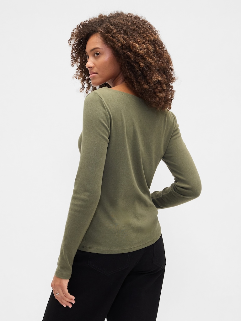 Modern Ribbed Boatneck T-Shirt