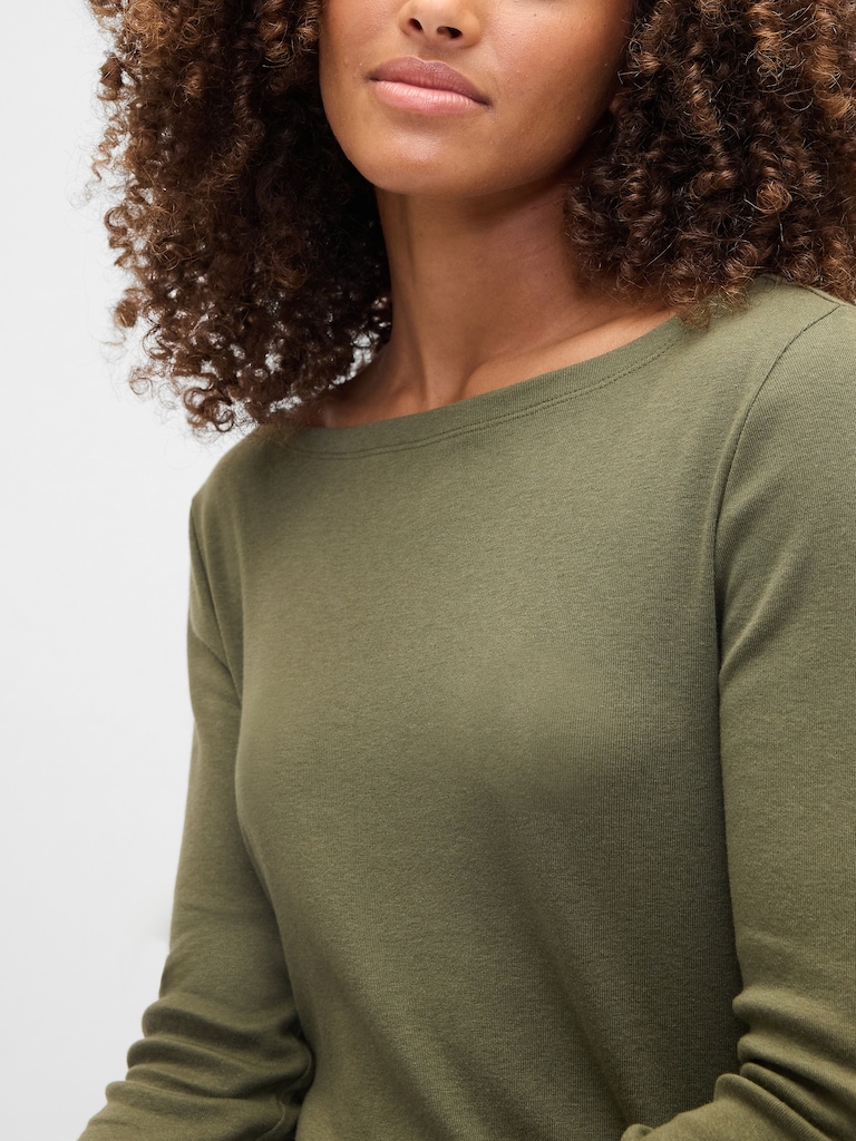 Modern Ribbed Boatneck T-Shirt