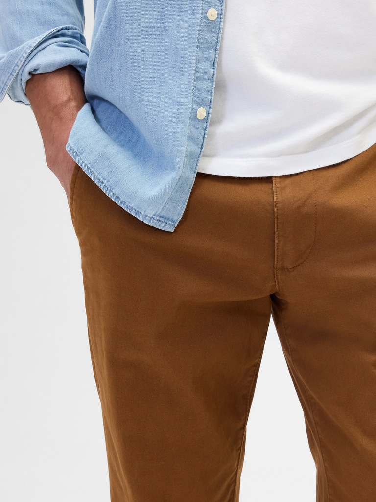 GapFlex Essential Khakis in Slim Fit