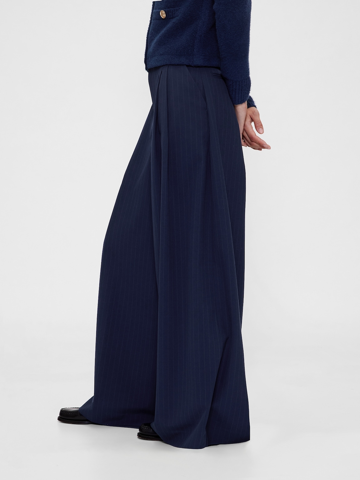 GapStudio Mid Rise Pleated Baggy Trousers