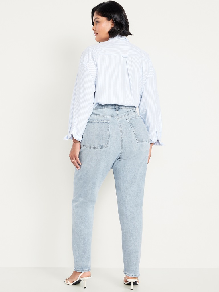 Curvy Extra High-Waisted Straight Jeans