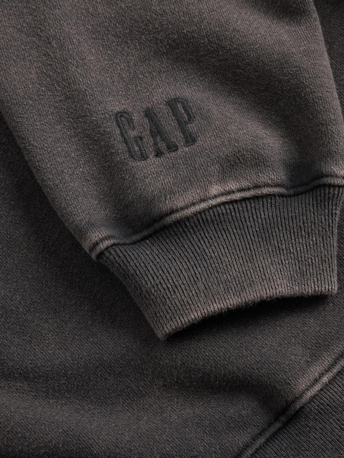 Gap × Disney Tim Burton’s The Nightmare Before Christmas Heavyweight Skull Sweatshirt