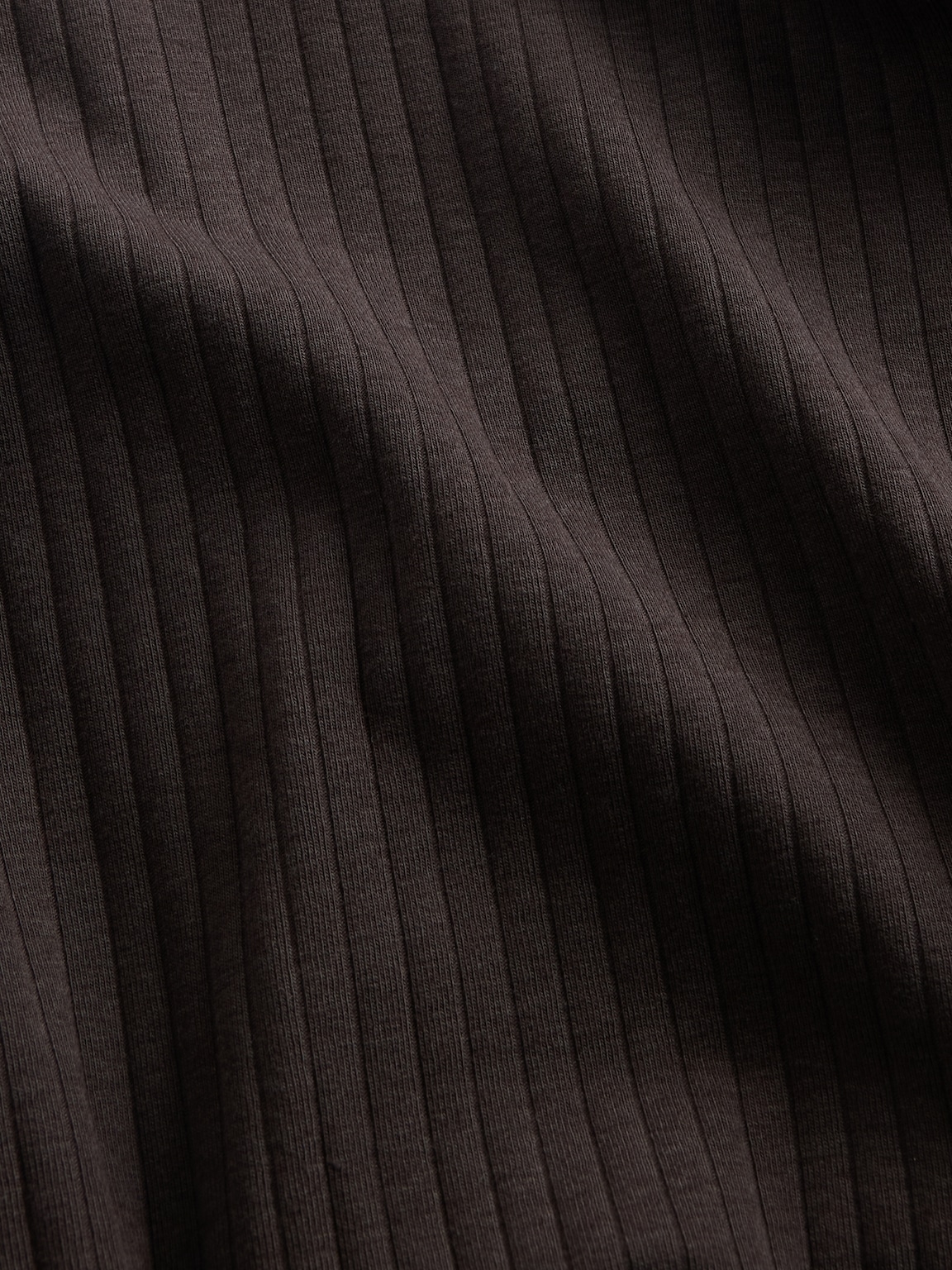 Modern Wide Rib Wrap V-Neck T-Shirt