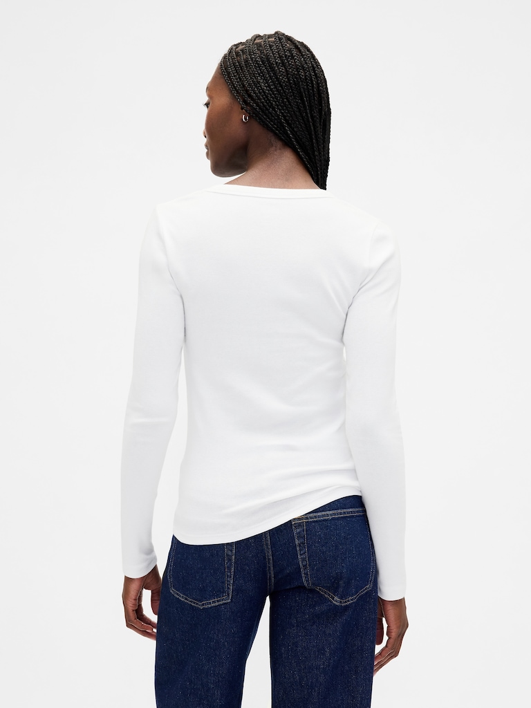Modern V-Neck Shrunken T-Shirt