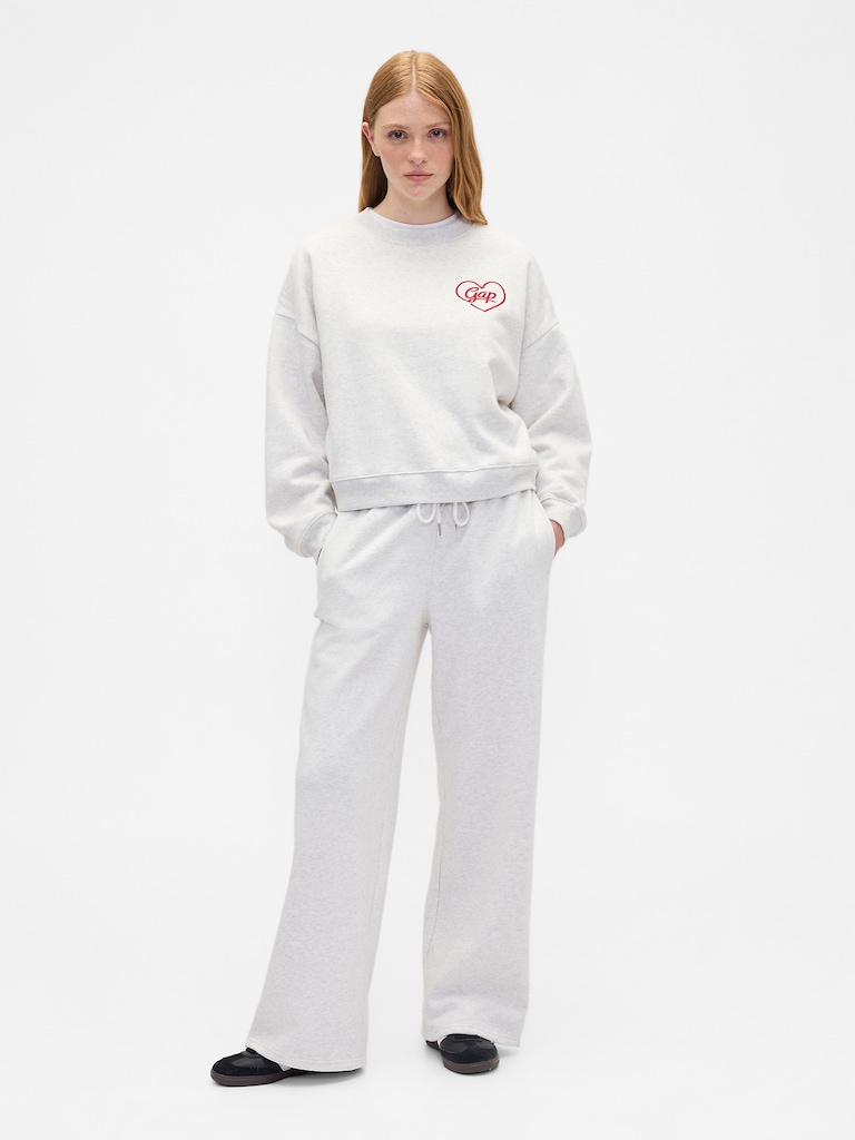 Oversized Holiday Graphic Sweatshirt