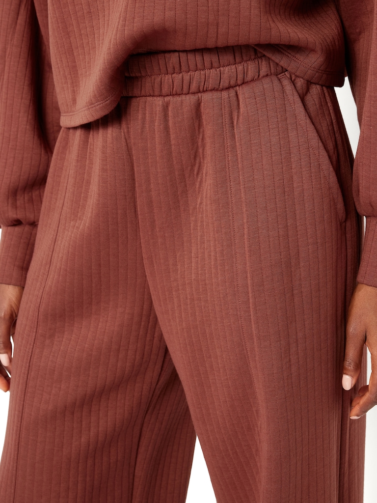 High-Waisted Bounce Fleece Quilted Wide-Leg Sweatpants