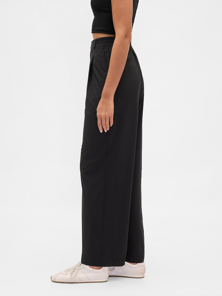 GapFit High Rise Runaround Relaxed Trouser