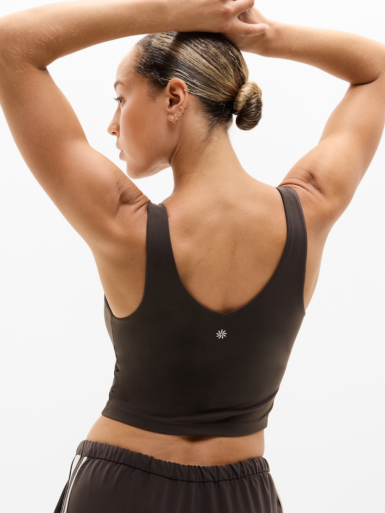 Transcend V-Neck Crop Sports Bra D-DD