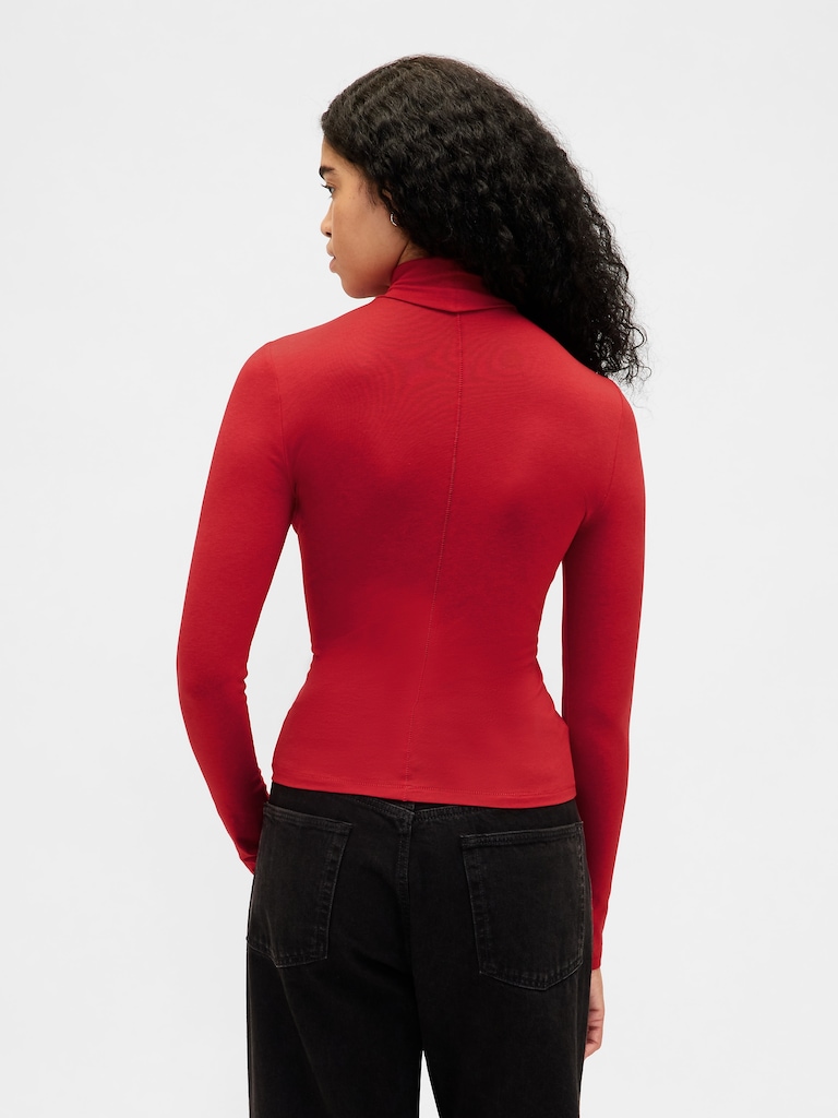 Featherweight Turtleneck