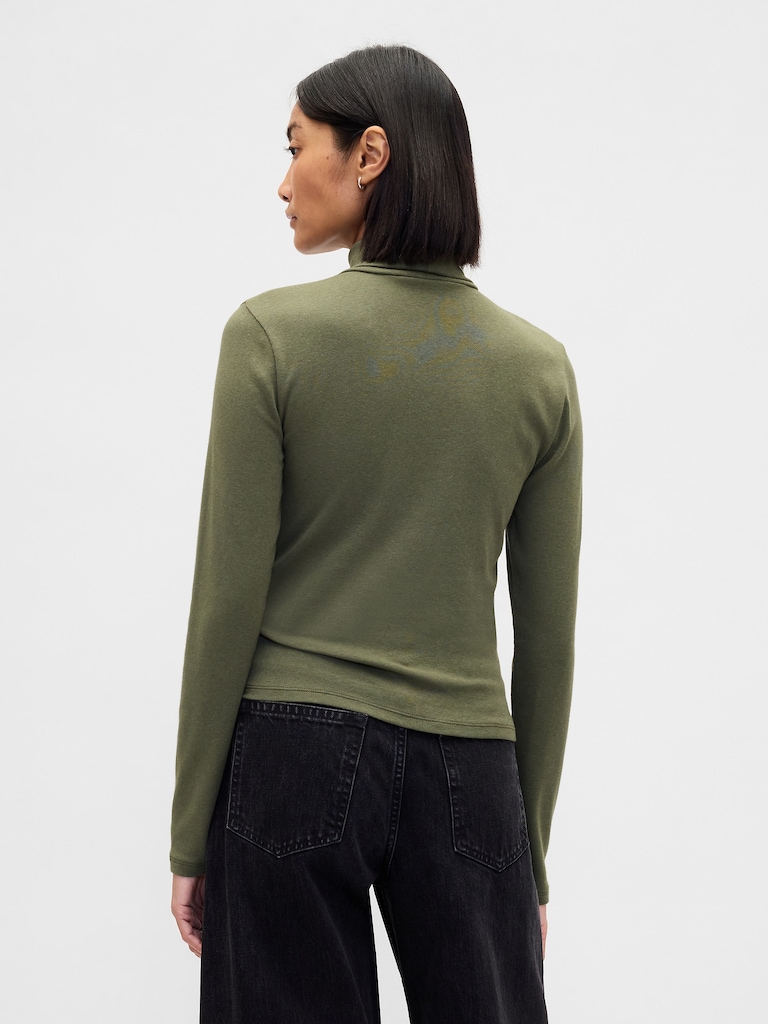 Modern Rib Turtleneck