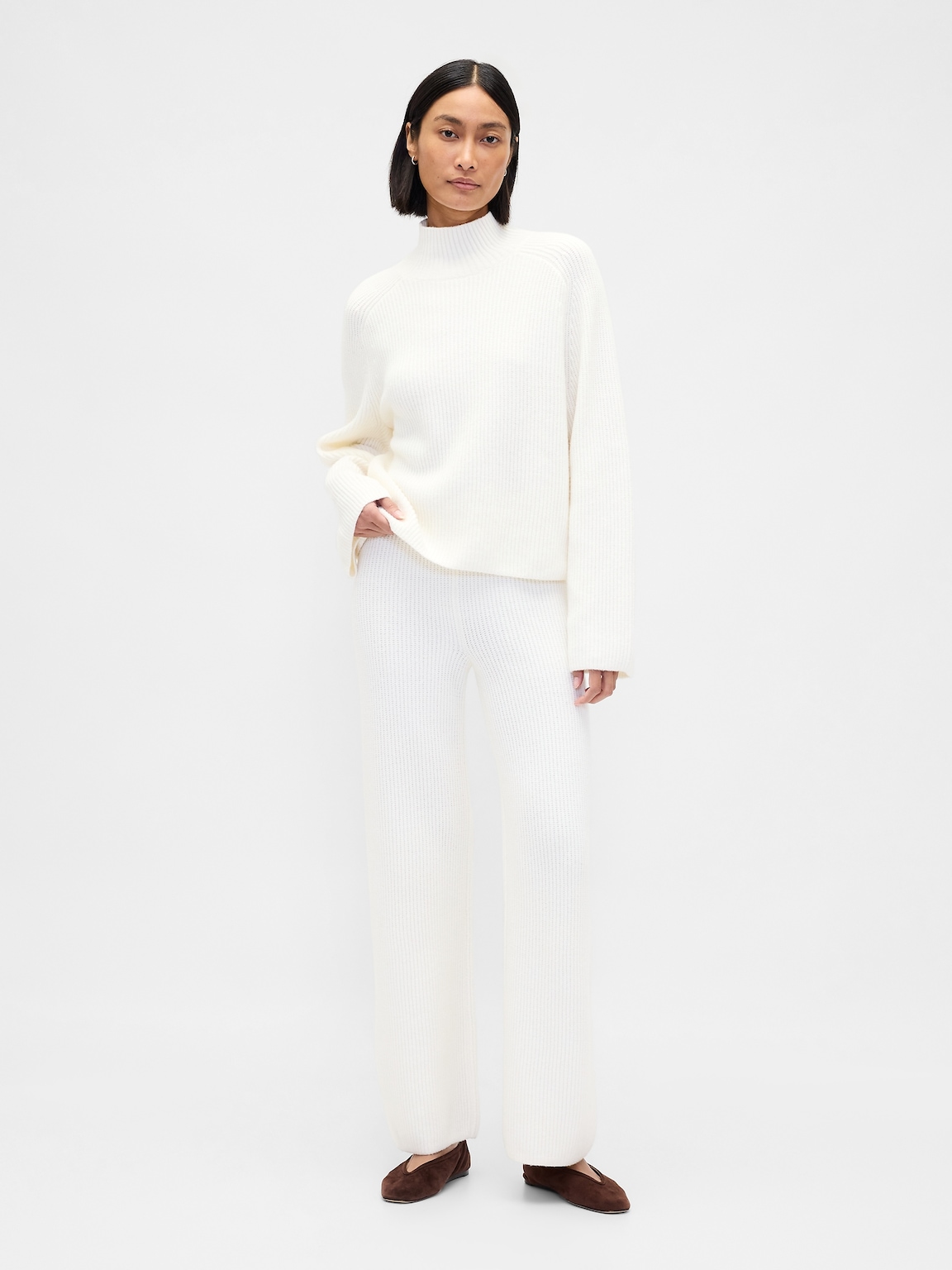 CashSoft Shaker-Stitch Turtleneck Sweater