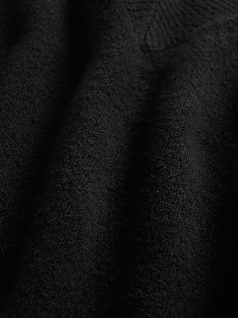 CashSoft Oversized V-Neck Sweater
