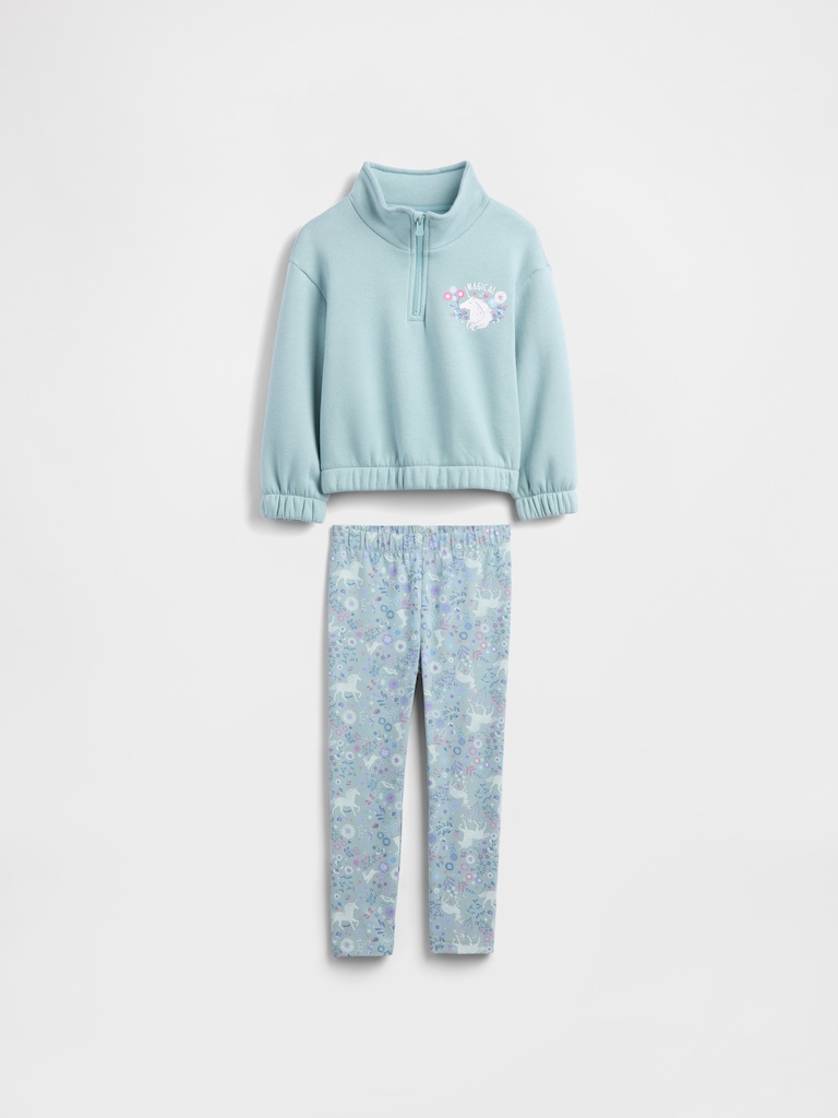 babyGap Two-Piece Outfit Set