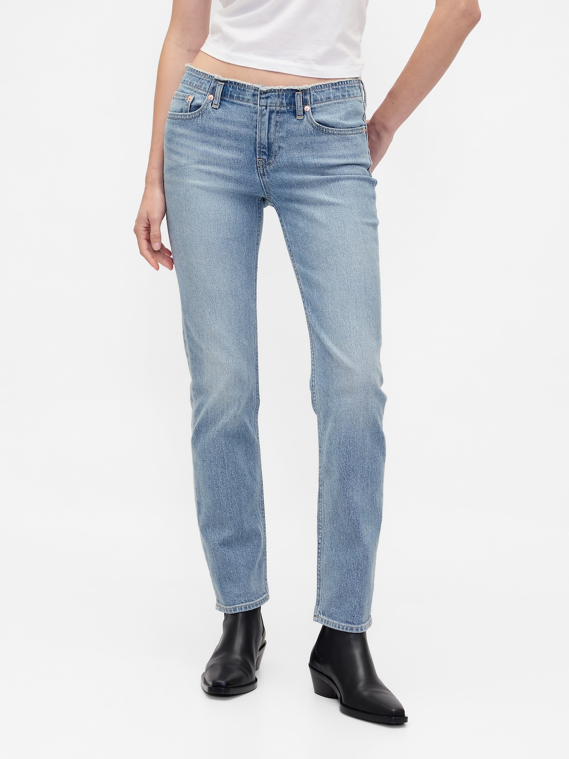 Low Rise '90s Slim Straight Jeans