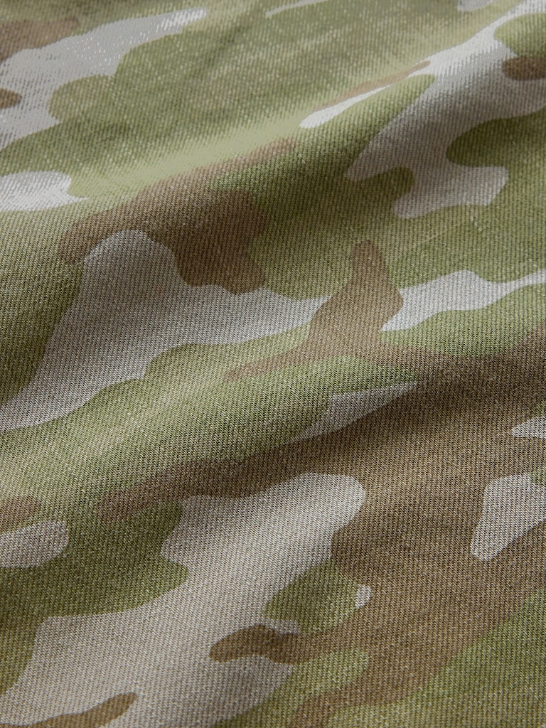 Mid Rise Camo Baggy Jeans