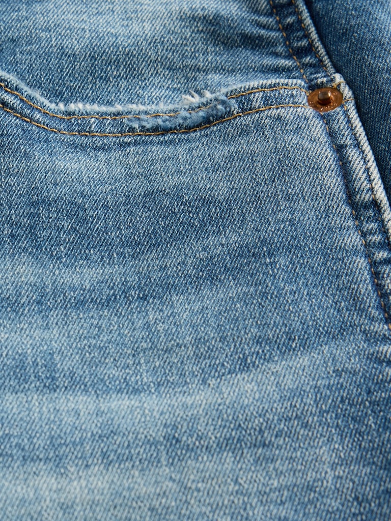 High Rise Vintage Slim Jeans