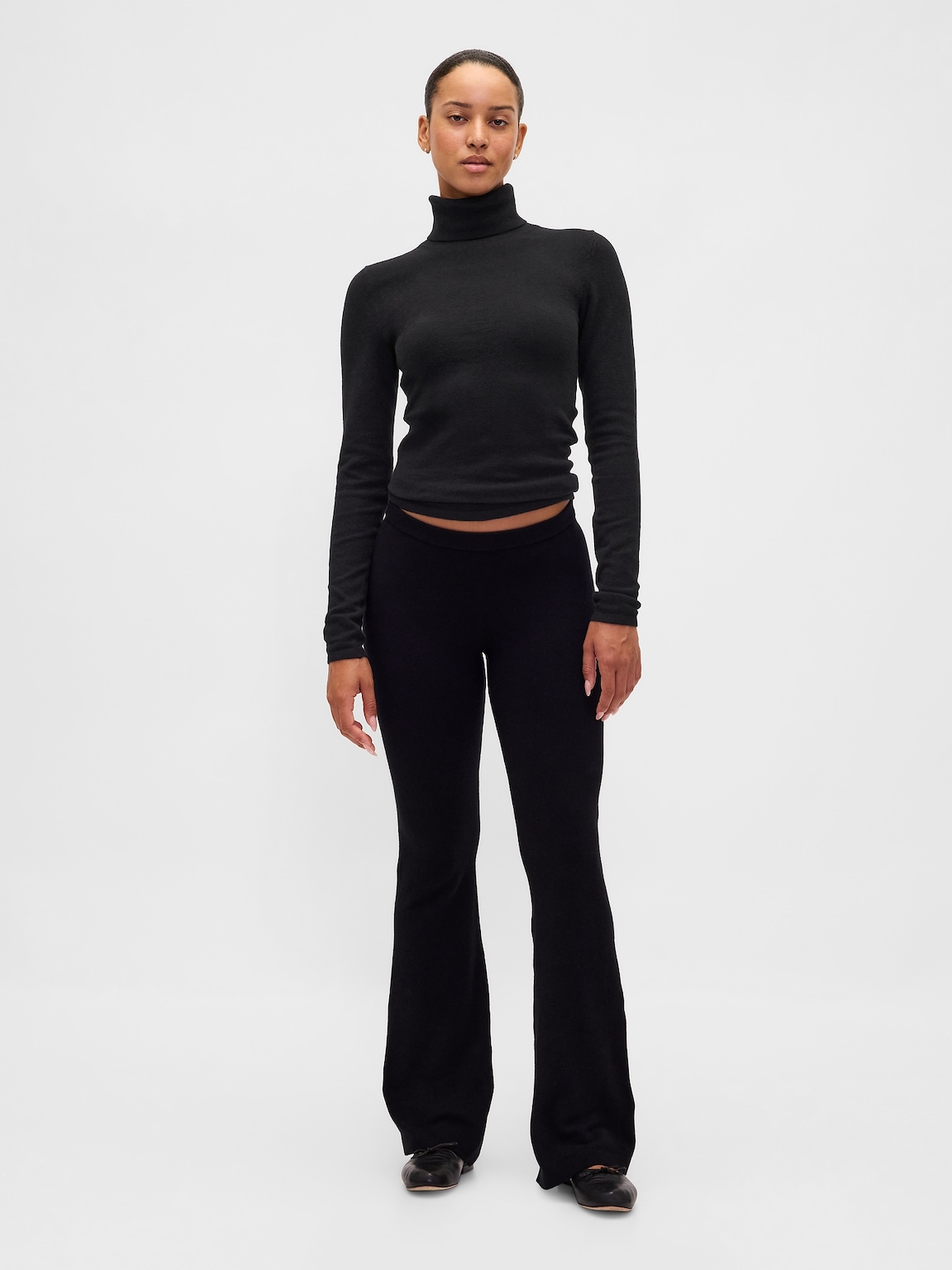 CashSoft Stretch Turtleneck Sweater