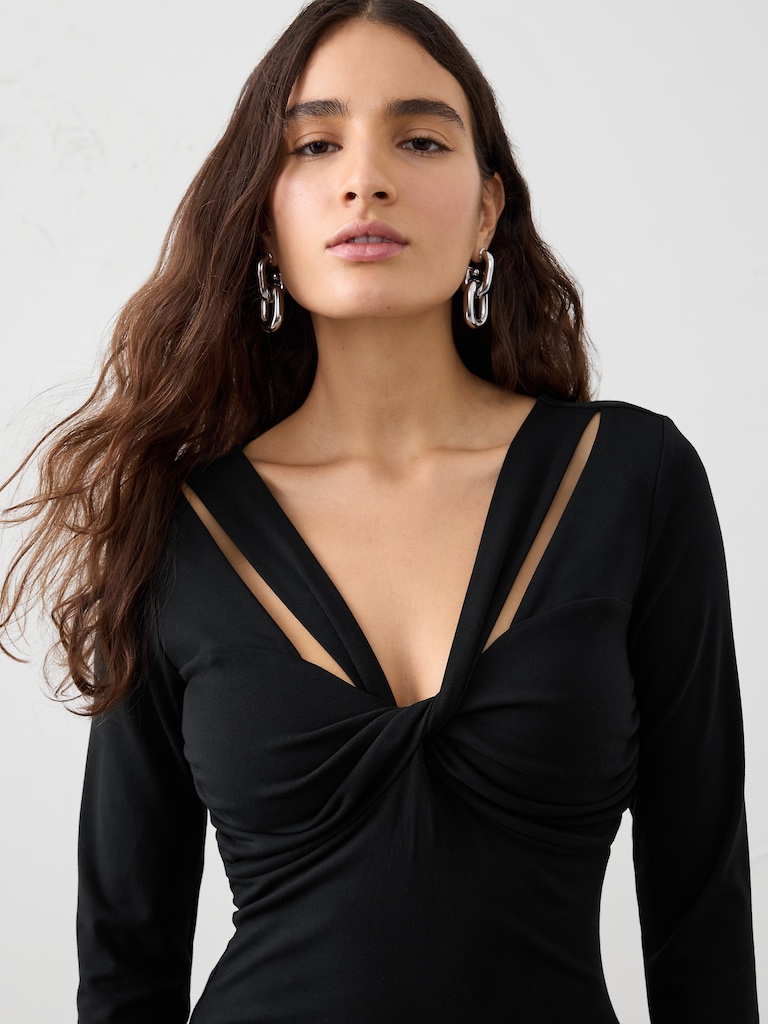 Twist-Front Top