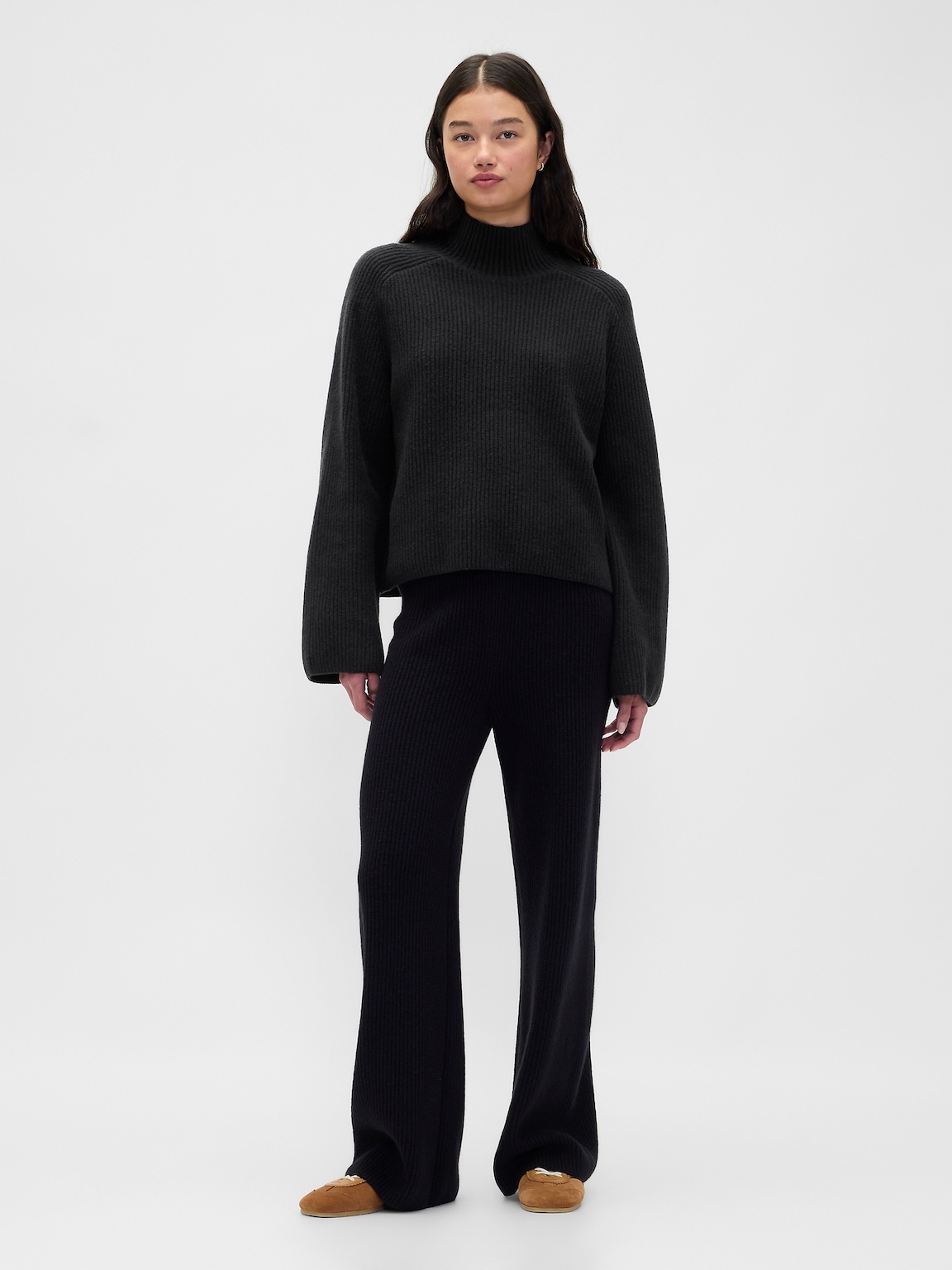 CashSoft Shaker-Stitch Turtleneck Sweater