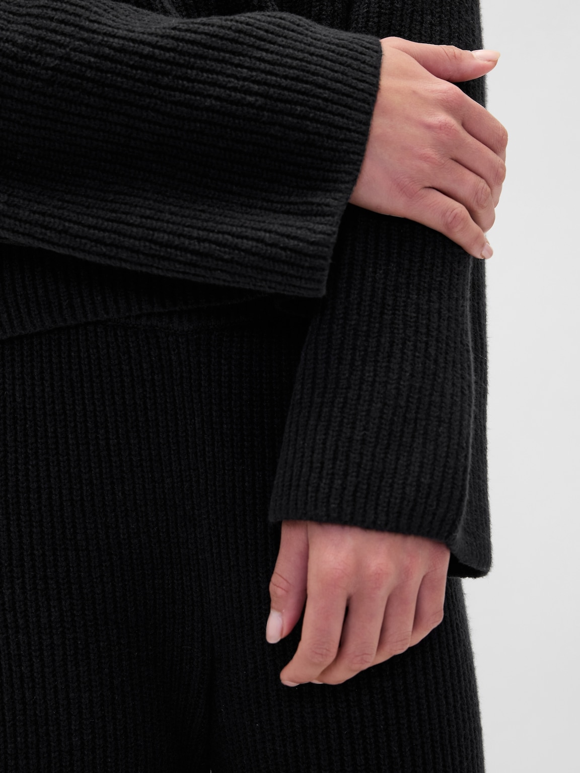 CashSoft Shaker-Stitch Turtleneck Sweater