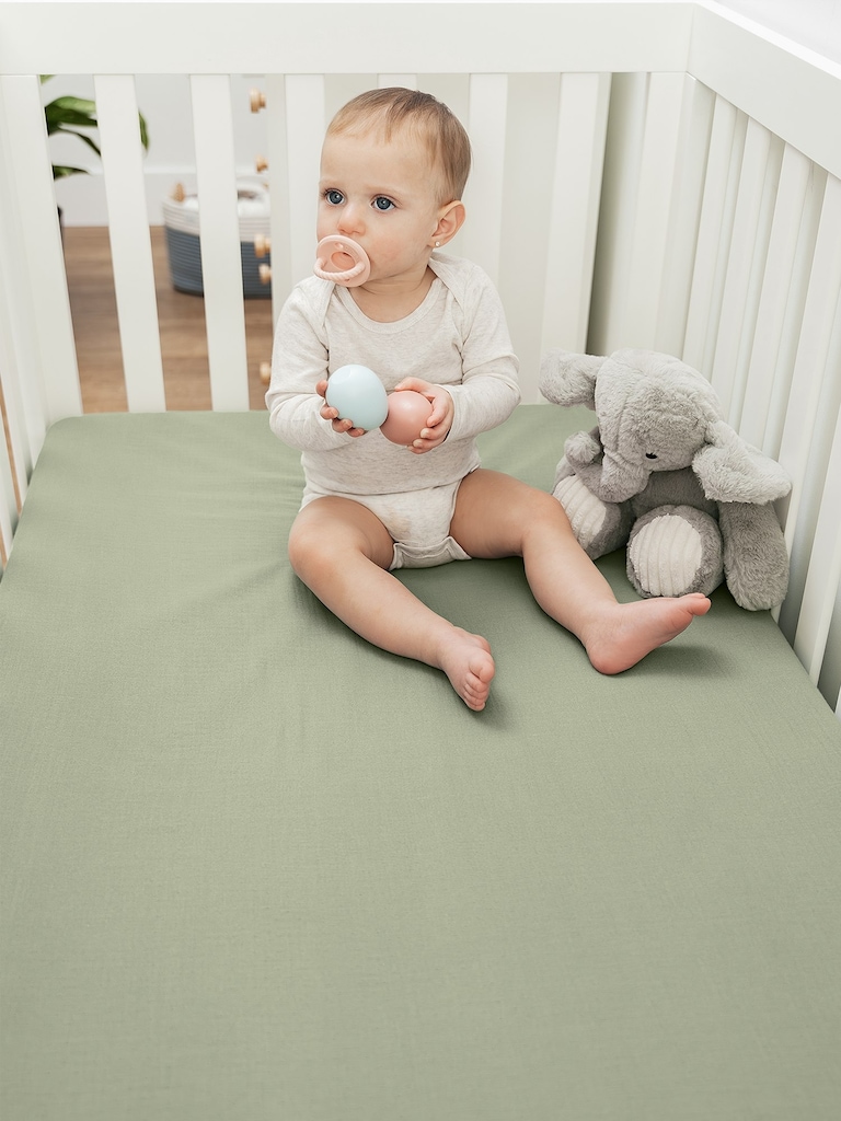 Comfy Cubs Muslin Fitted Crib Sheet