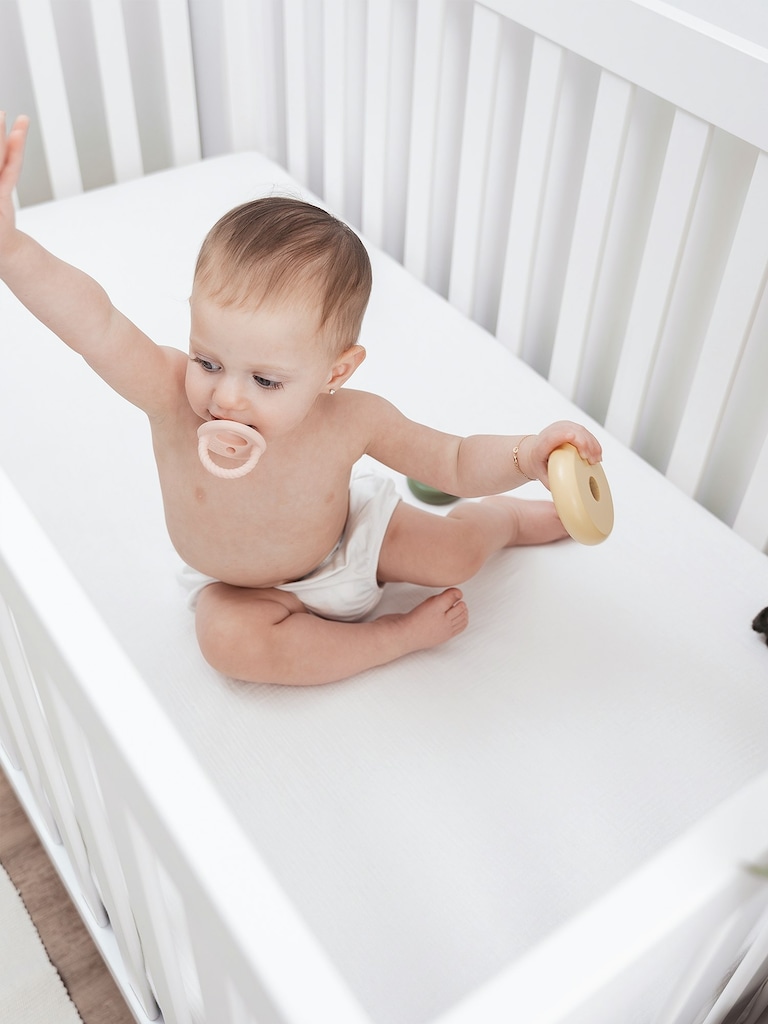 Comfy Cubs Muslin Fitted Crib Sheet