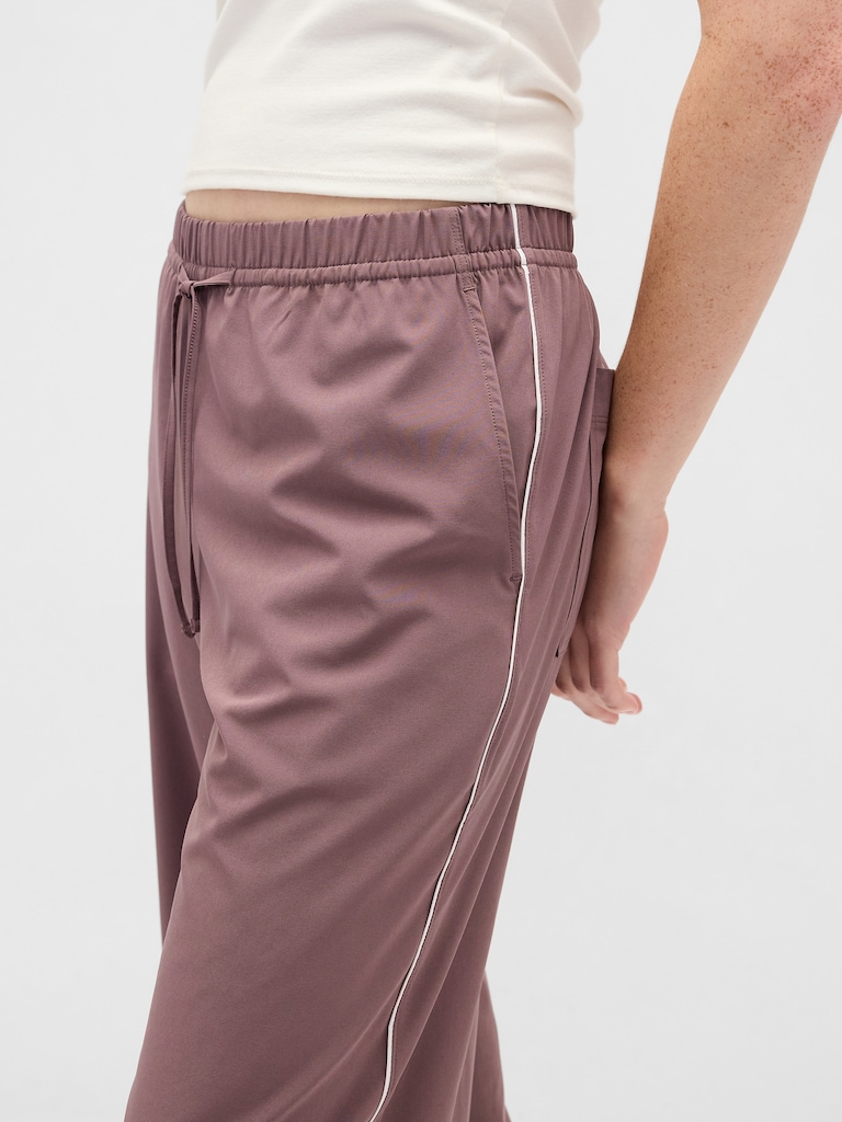GapFit High Rise Loose Runaround Pants