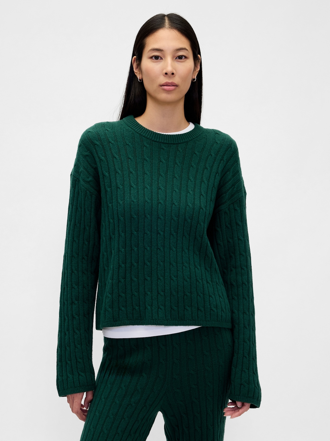 CashSoft Cable-Knit Crewneck Sweater