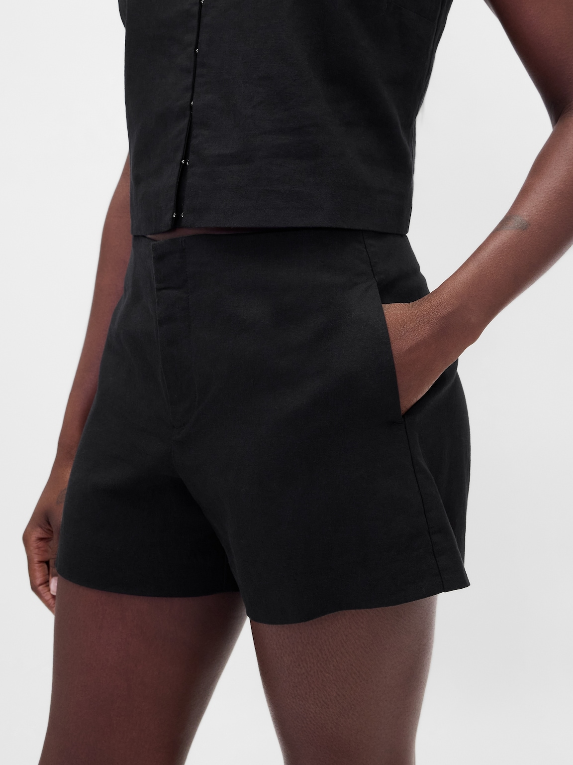 4" Mid Rise Linen-Blend Shorts