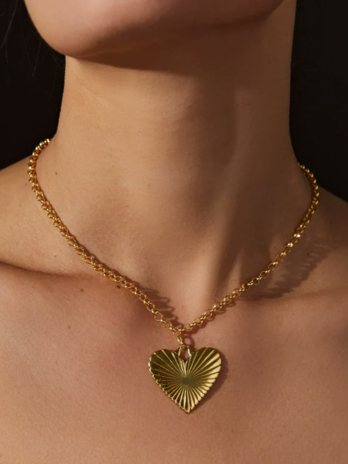 HART Ribbed Heart of Gold Necklace