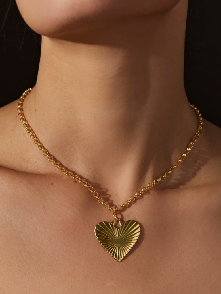 HART Ribbed Heart of Gold Necklace
