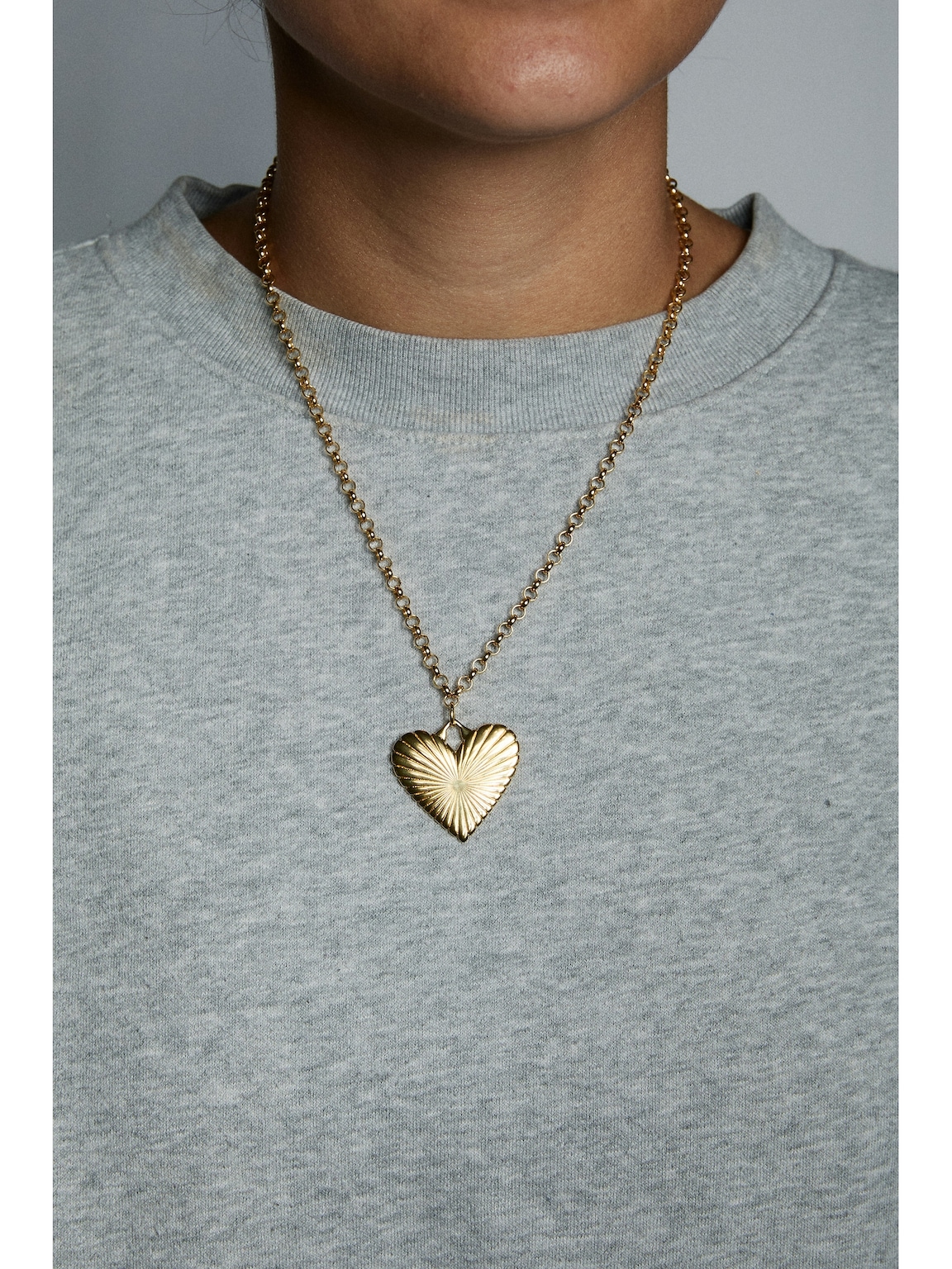 HART Ribbed Heart of Gold Necklace
