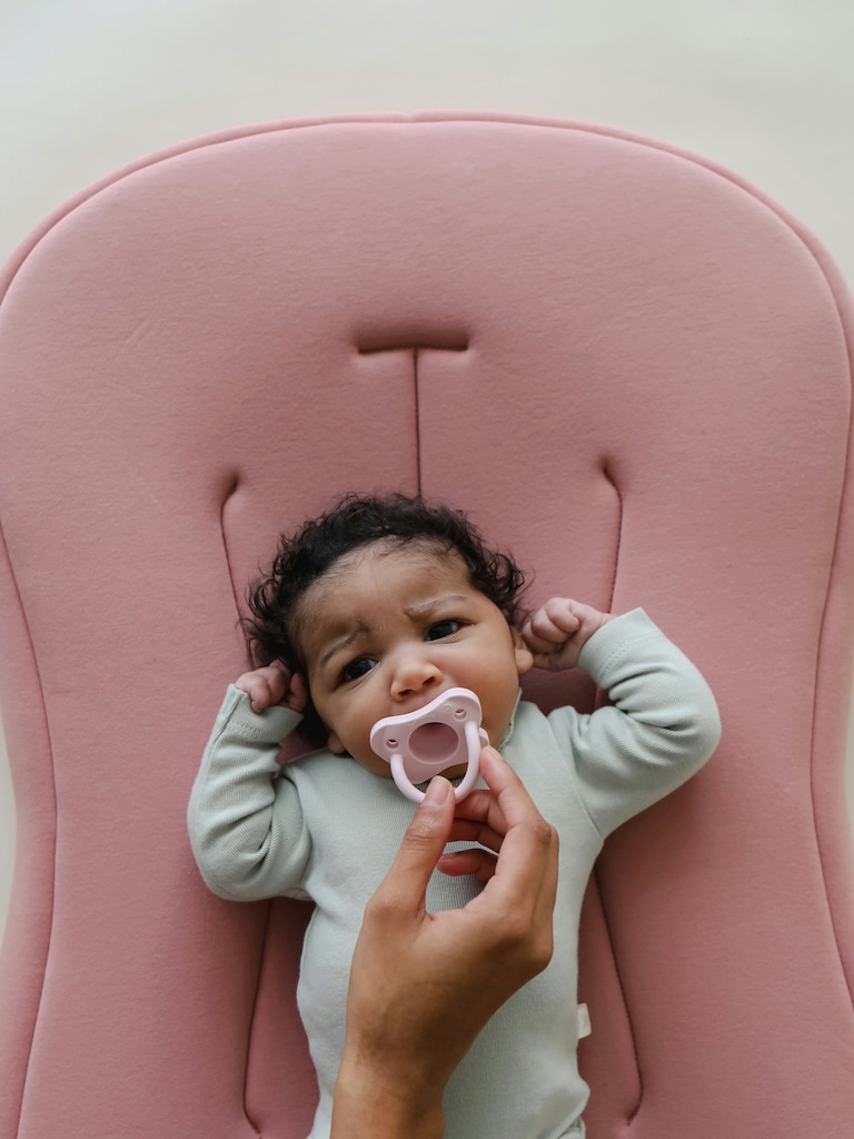 Snuggle Me Infant Lounger Curve