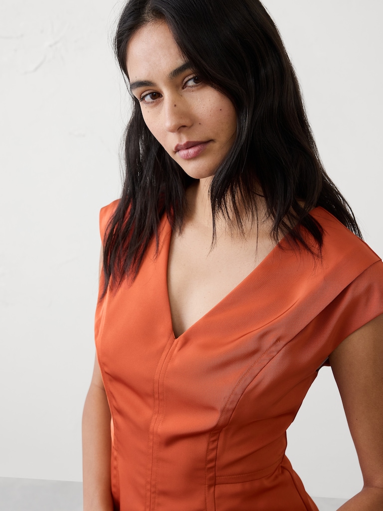 Seamed Hourglass Top