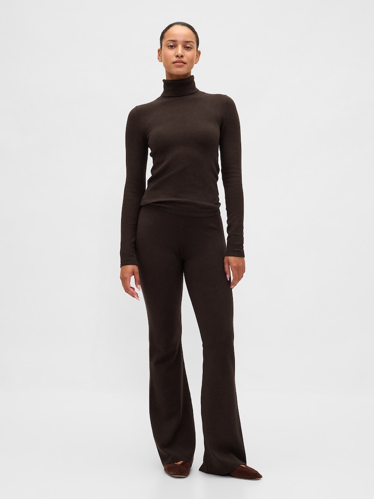 CashSoft Stretch Turtleneck Sweater