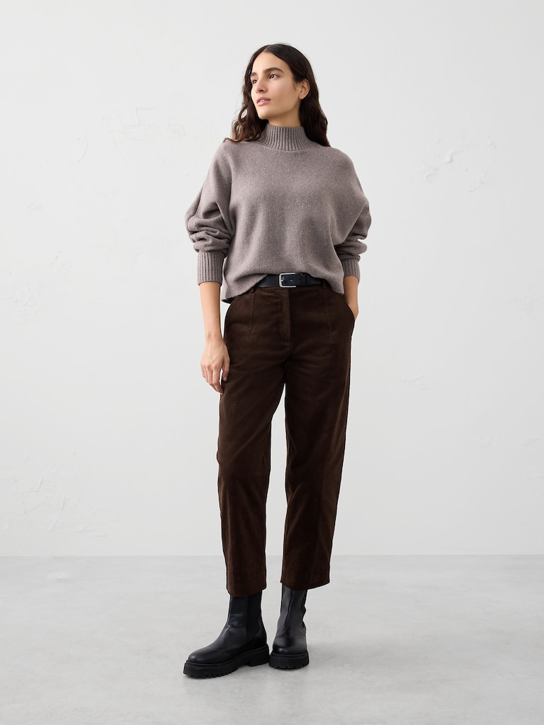 Straight Mid-Rise Corduroy Pant