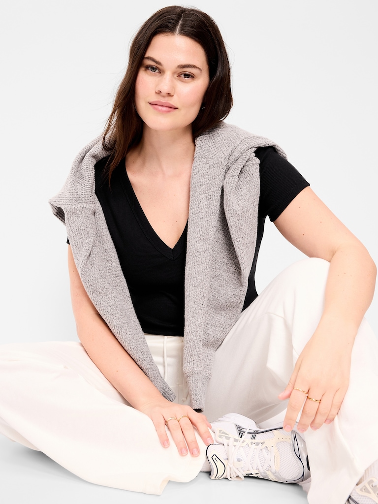 Snug V-Neck Crop T-Shirt