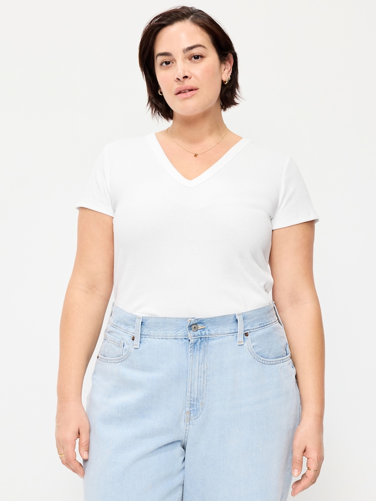 Snug V-Neck Crop T-Shirt
