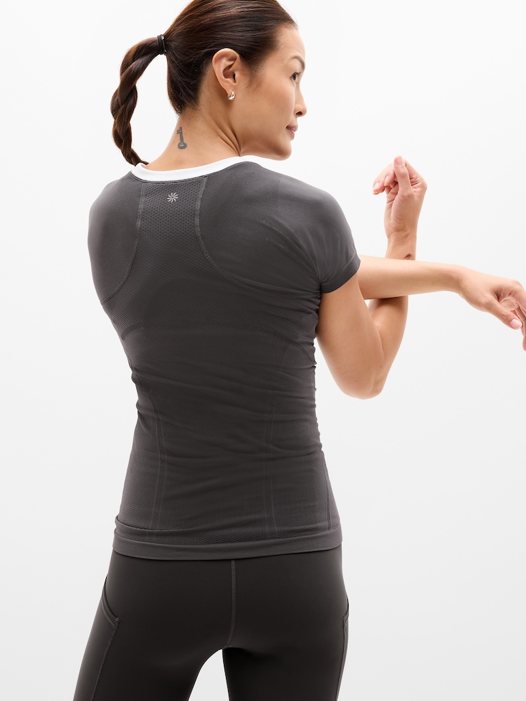 Momentum Seamless Tee